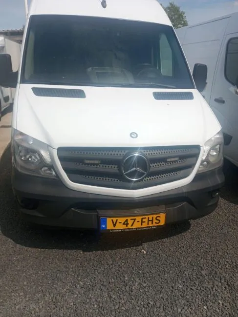 Mercedes-Benz Sprinter  Image 2